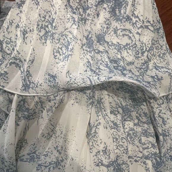 Lush Ruffled Top - Picture 3 of 3